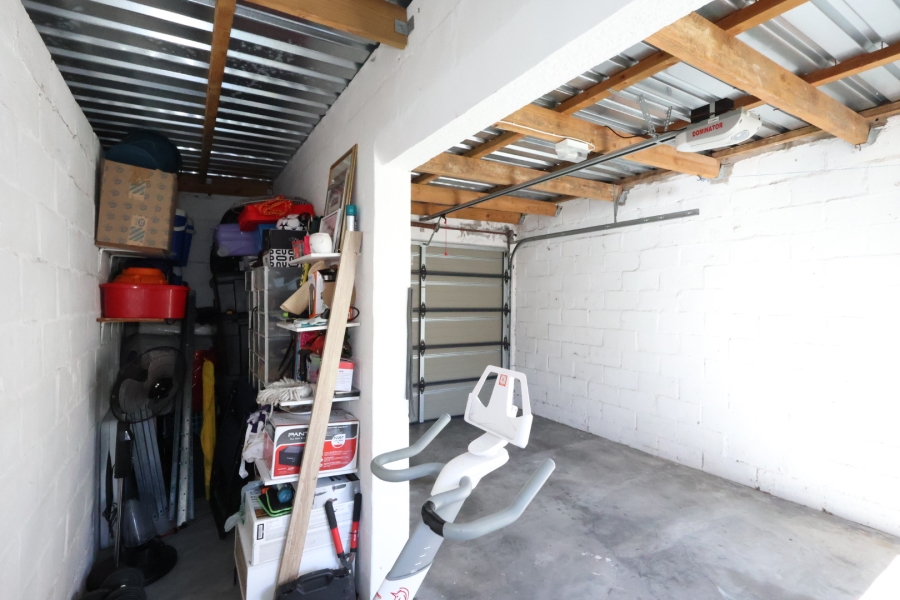 To Let 2 Bedroom Property for Rent in Table View Western Cape